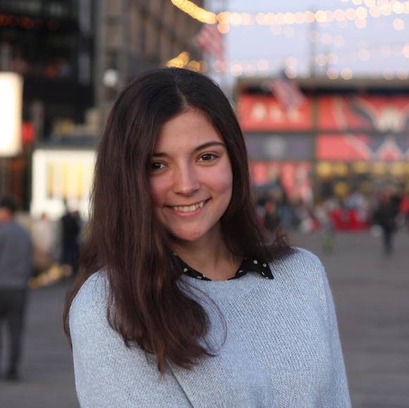 Meet your Posher, Claudia - Picture 1 of 1